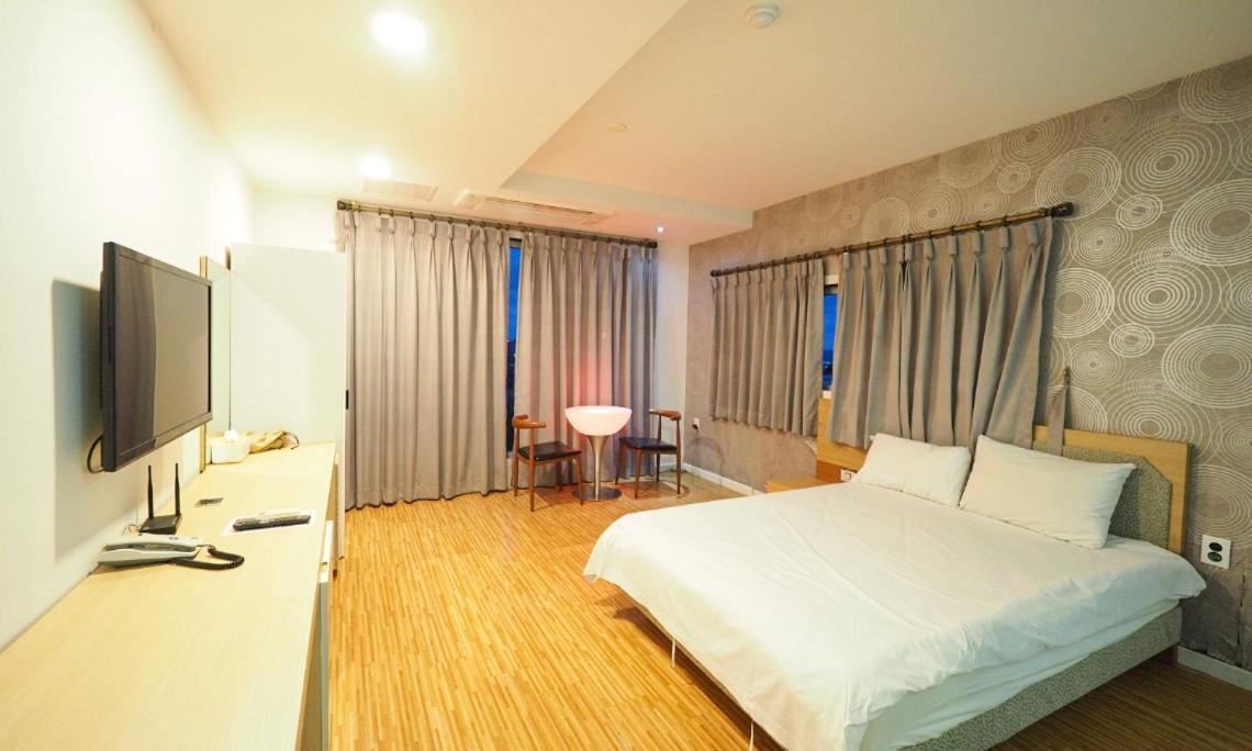 ג'גו Aurora Hotel מראה חיצוני תמונה