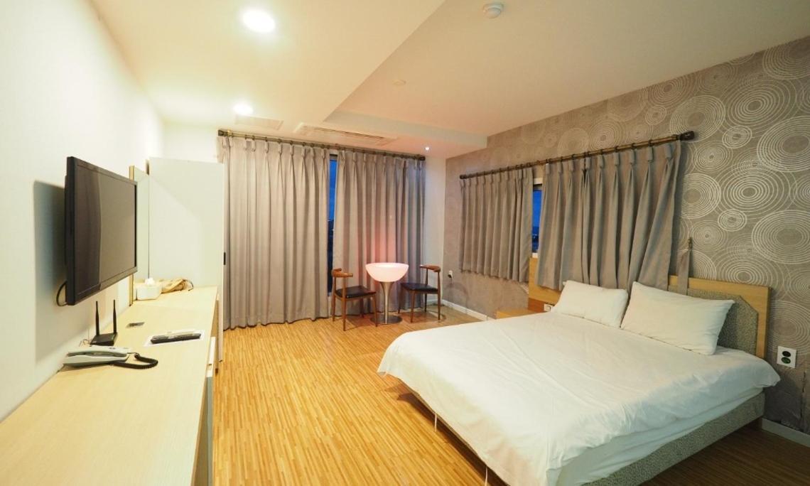 ג'גו Aurora Hotel מראה חיצוני תמונה