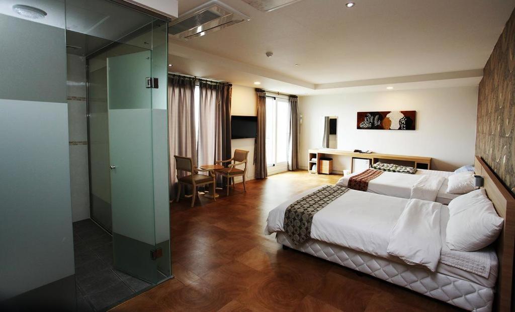 ג'גו Aurora Hotel מראה חיצוני תמונה